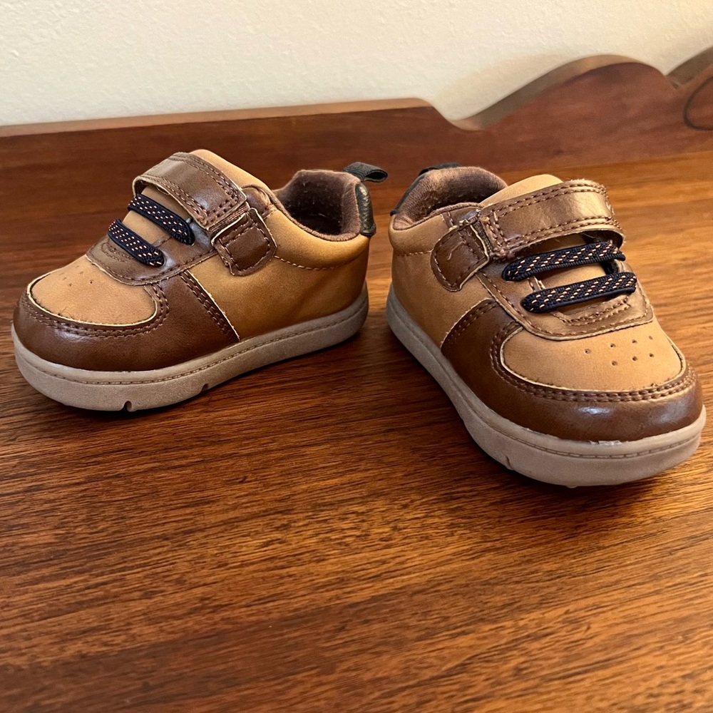 Carter’s Brown Shoes Toddler size 4
